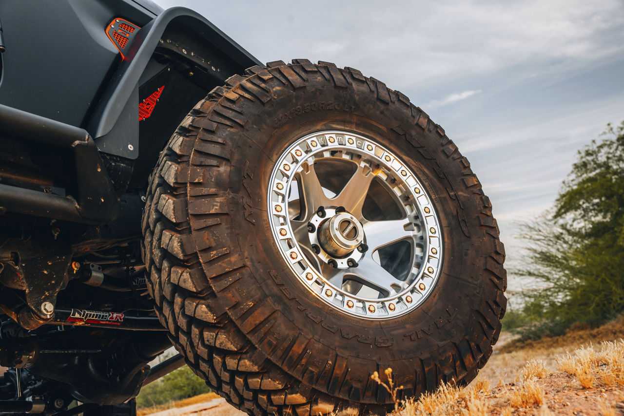 2022 Jeep Wrangler - KMC VI BEADLOCK - Machined | Wheel Pros